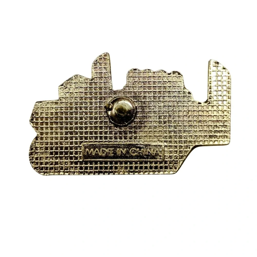 Reno Nevada Dice Gold Souvenir Gift Enamel Lapel Pin